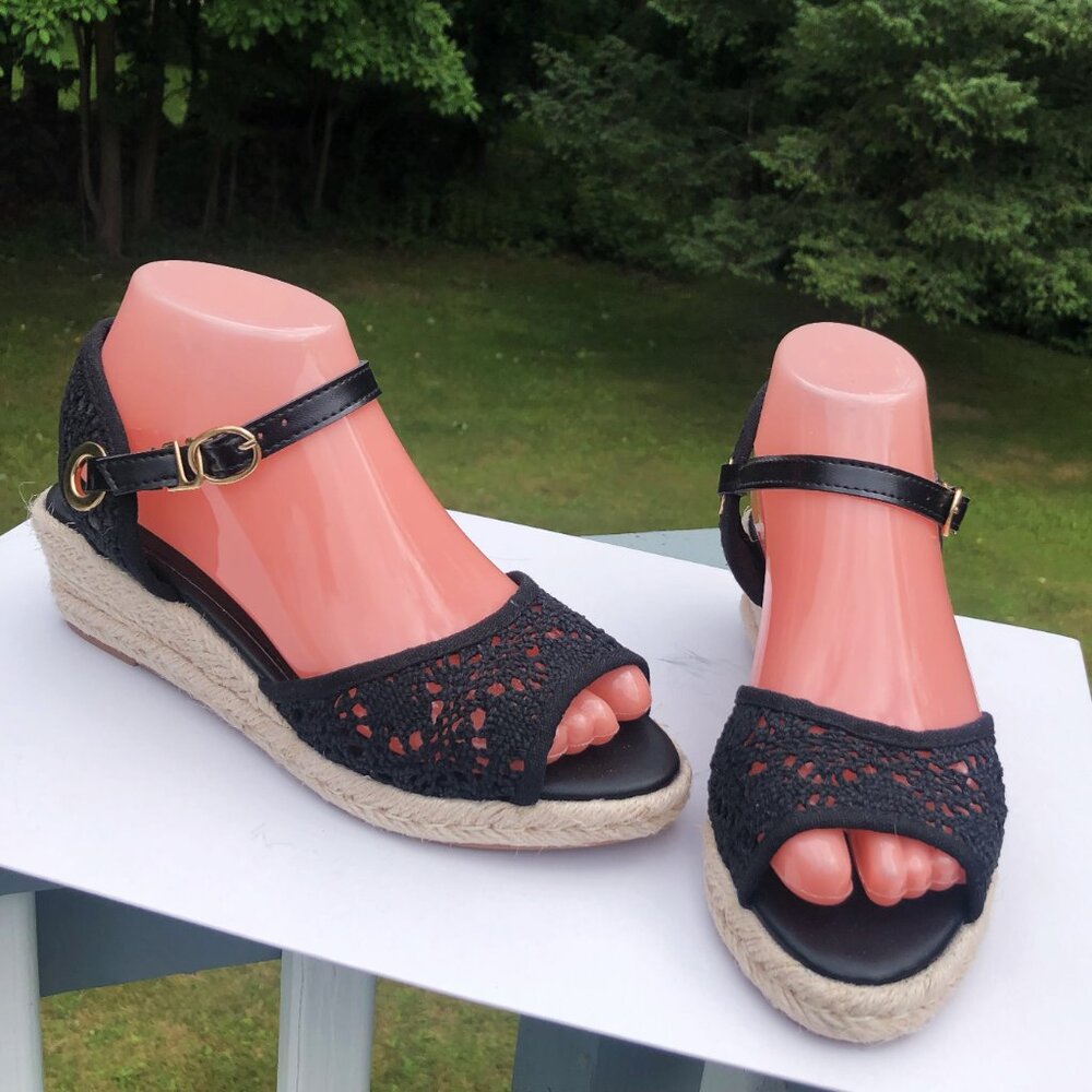 Black Floral Lace Peep Toe Ankle Strap Buckle Espadrille Sandals Sz 7 NEW - Picture 5 of 7